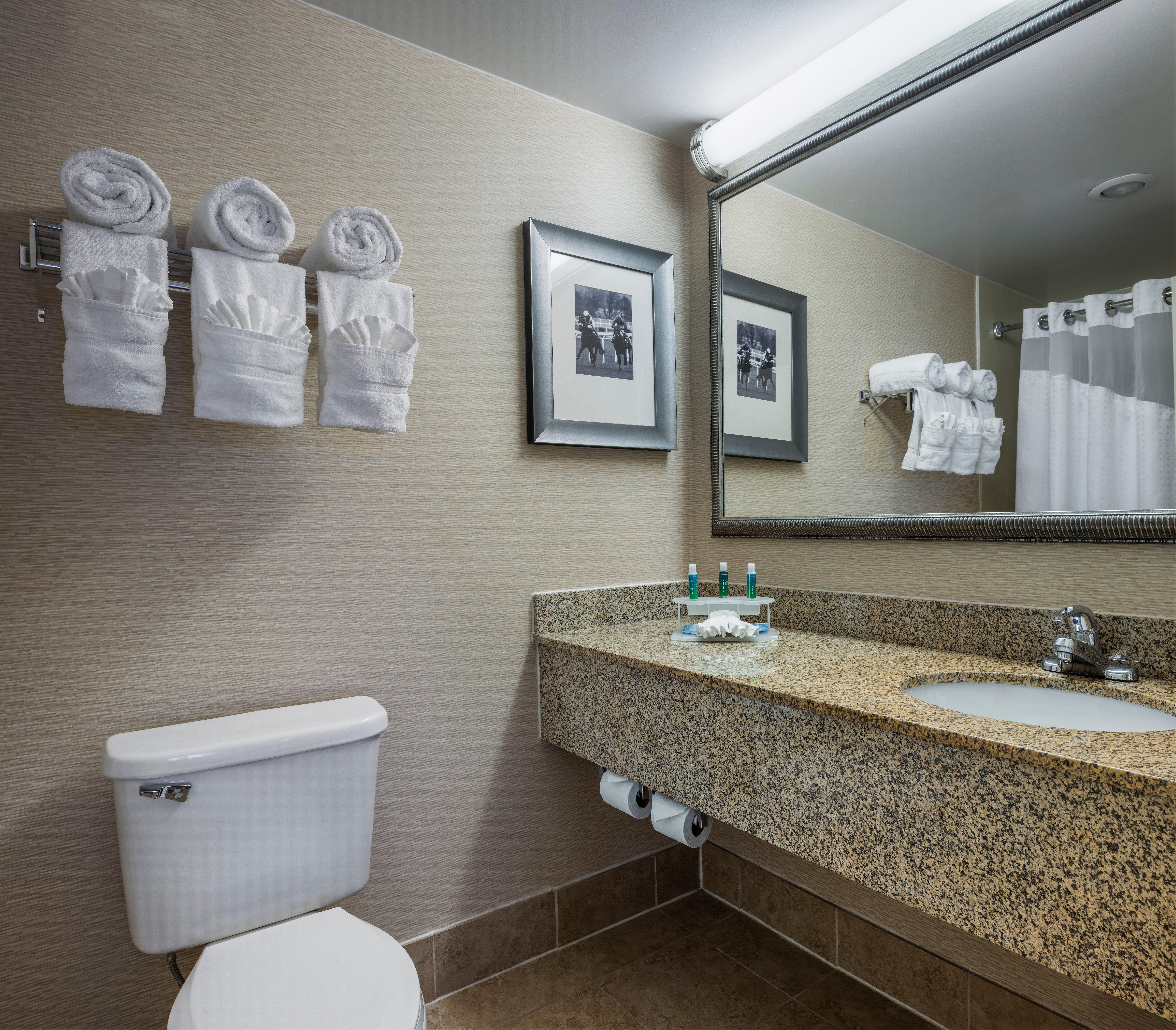 Holiday Inn Express & Suites Laurel Lakes, An Ihg Hotel Экстерьер фото